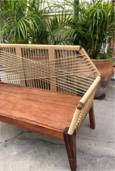 Irasema Toledo Studio - Loveseat - Maderas